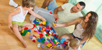 Jak klocki i puzzle edukacyjne wpływają na rozwój dziecka?