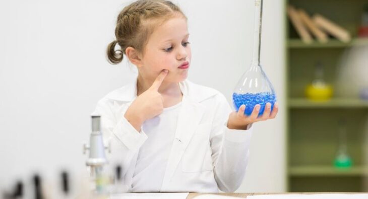 Odkryj magię chemii w klasie – praktyczne wykorzystanie podręcznika!