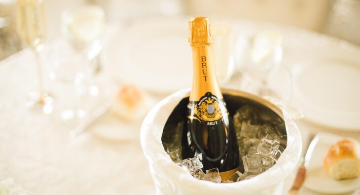 Food truck kontra kontener gastronomiczny: Który wybór zapewni Ci sukces w 2025 roku?